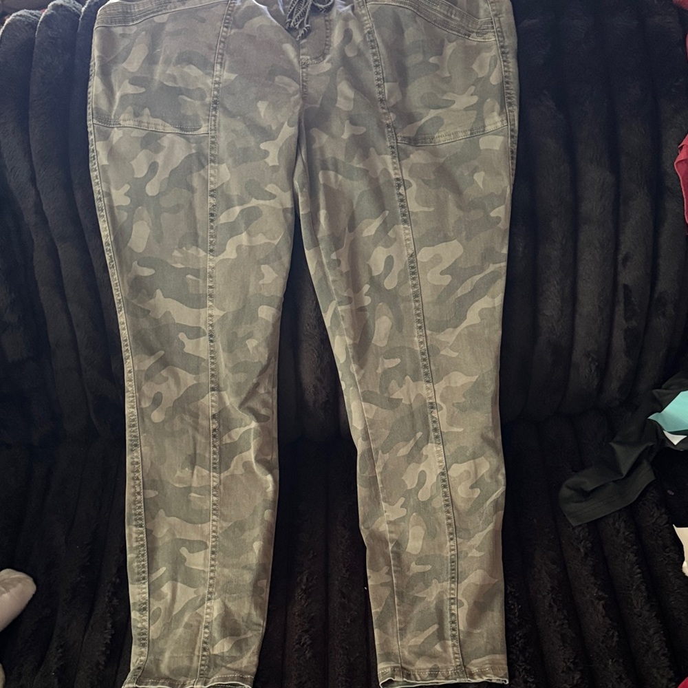 Maurices Women's Straight Leg Camo Jeans - Olive Gray